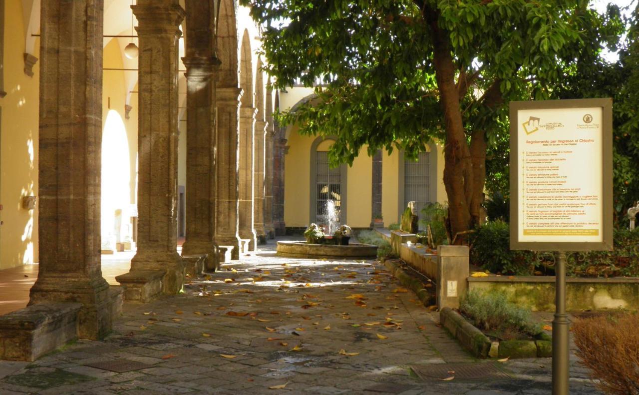 La Stanza Grande Della Luna D'Irene Naples Luaran gambar
