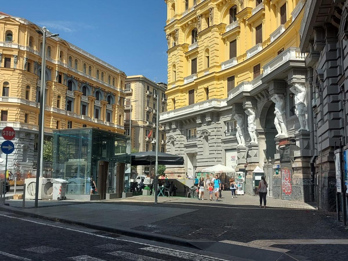 La Stanza Grande Della Luna D'Irene Naples Luaran gambar