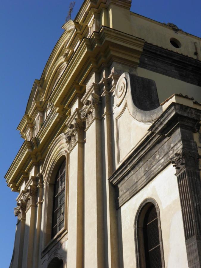 La Stanza Grande Della Luna D'Irene Naples Luaran gambar